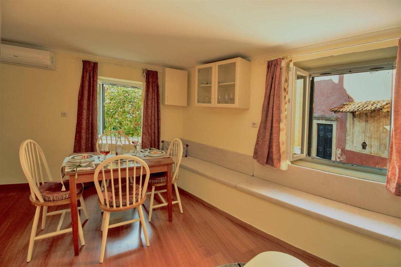 Venetian Well Cozy Apartment Corfu Old Town Bagian luar foto