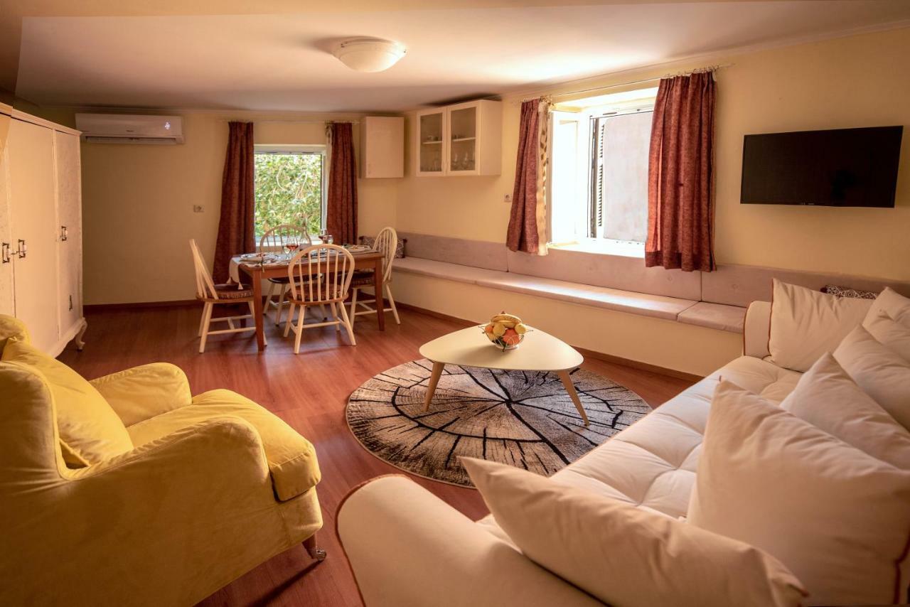 Venetian Well Cozy Apartment Corfu Old Town Bagian luar foto